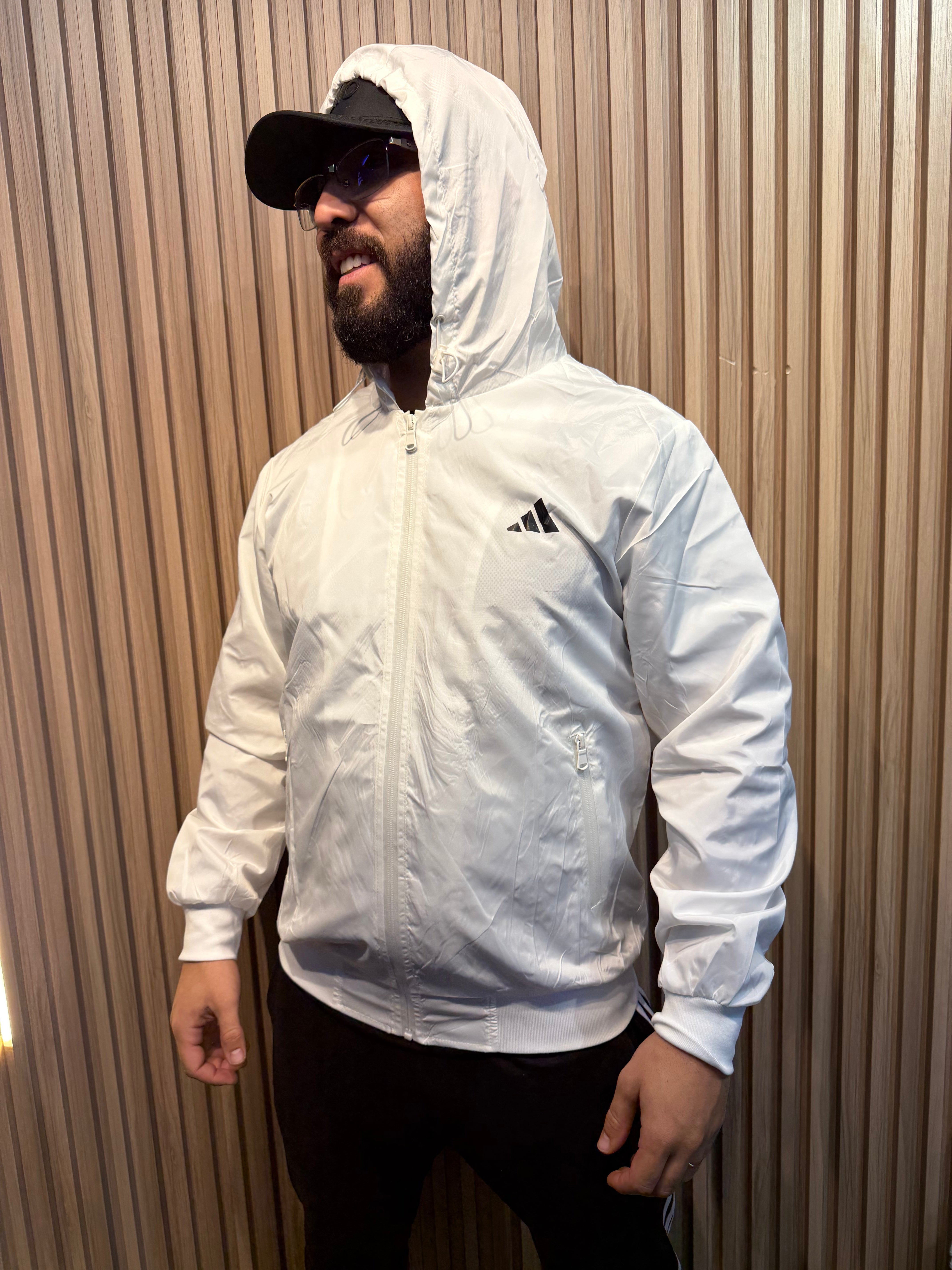 Jaqueta Adidas - Corta Vento impermeável forrado