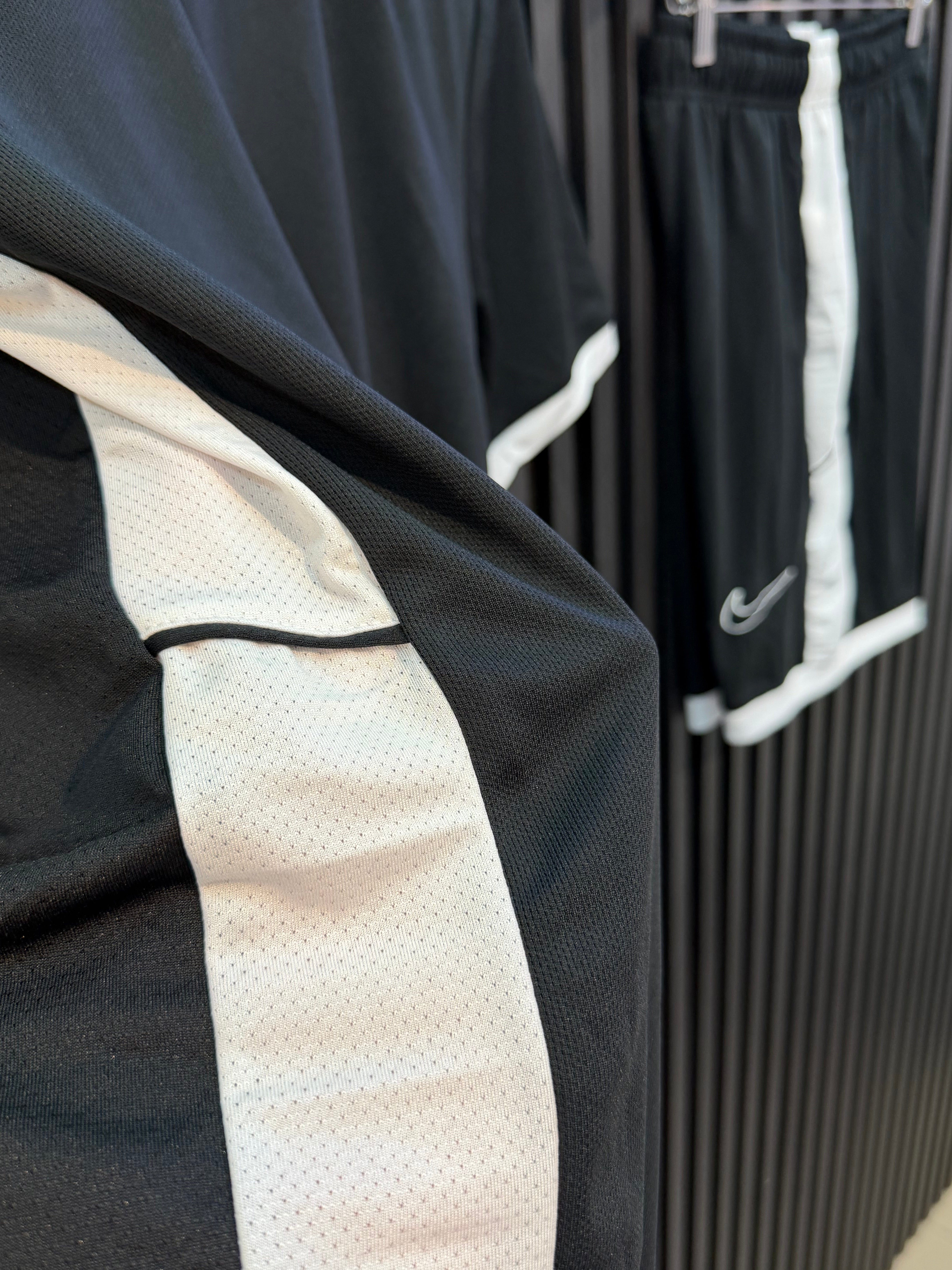 Conjunto Drifit: Camiseta + Shorts - Nike Academy 2026