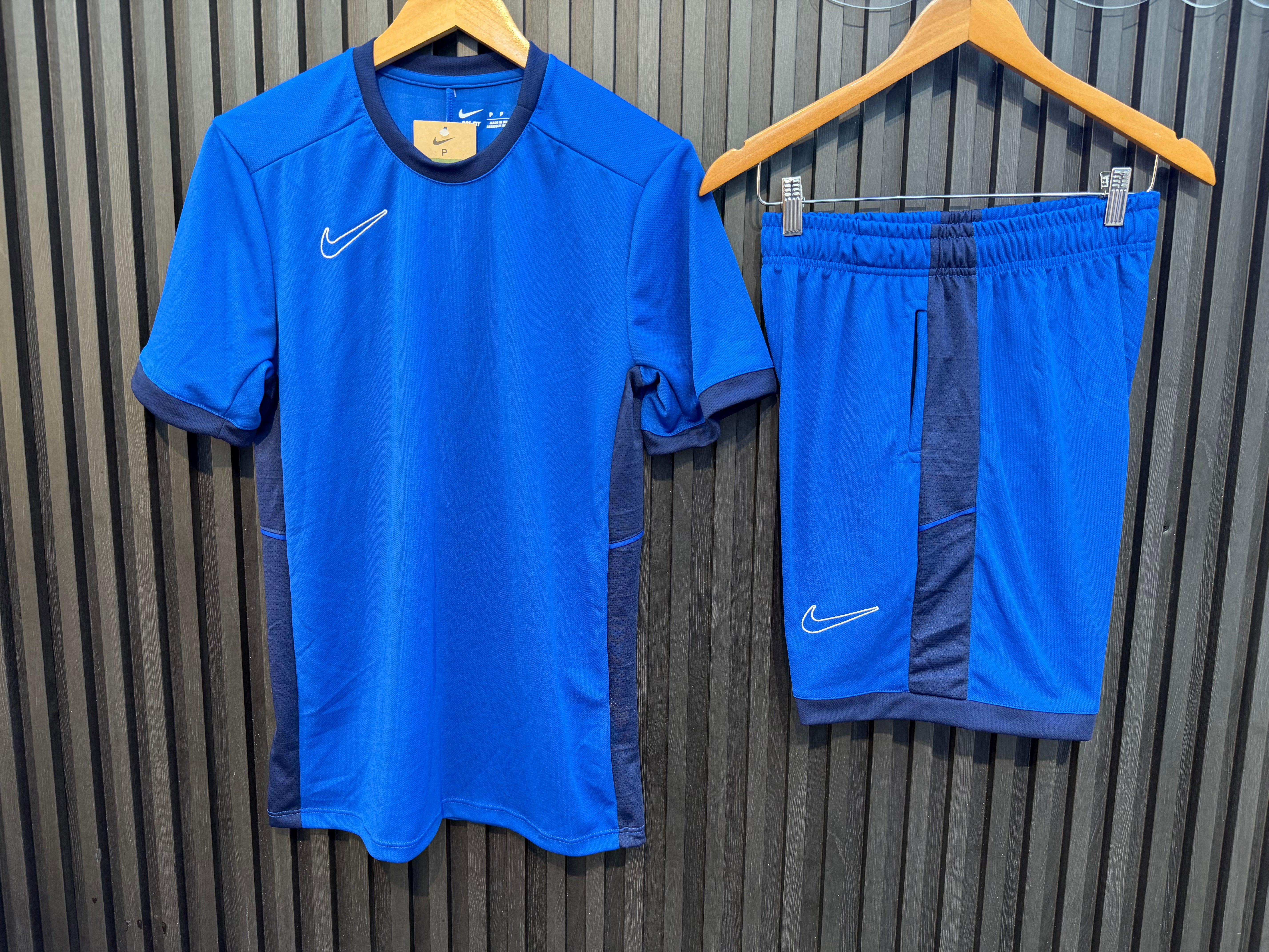 Conjunto Drifit: Camiseta + Shorts - Nike Academy 2026