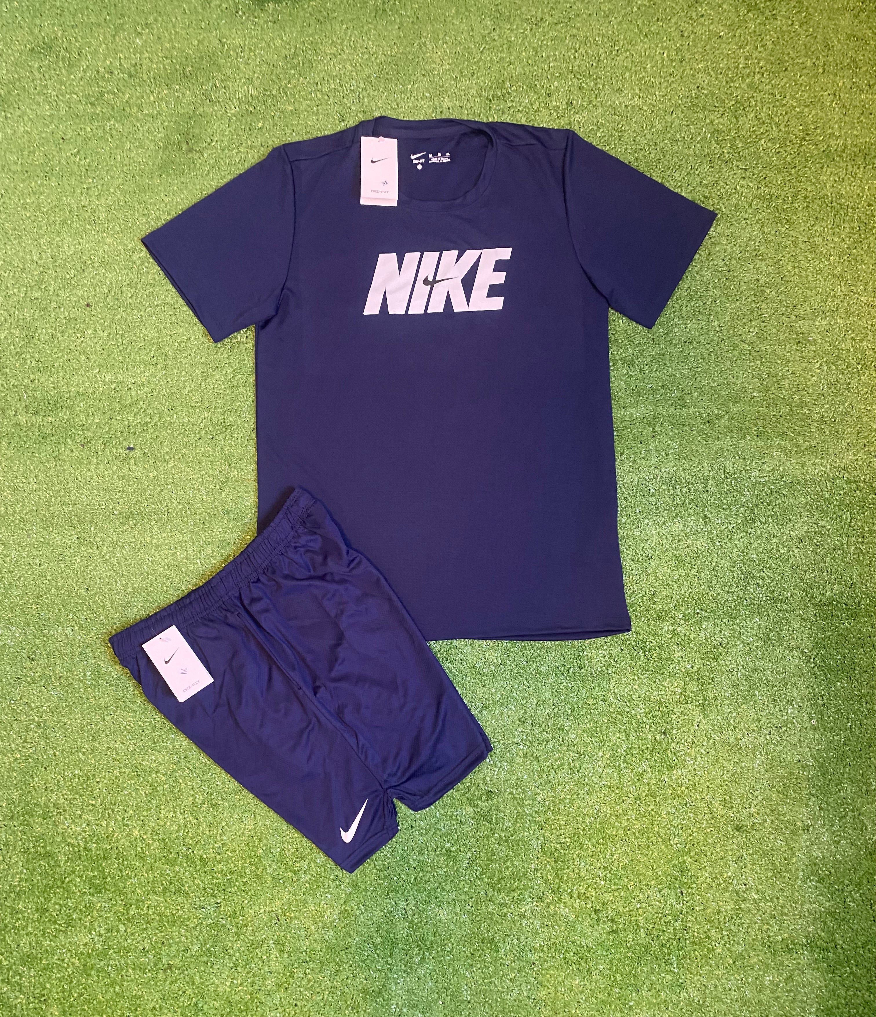 Conjunto Camiseta e Shorts Dri-fit - Nike