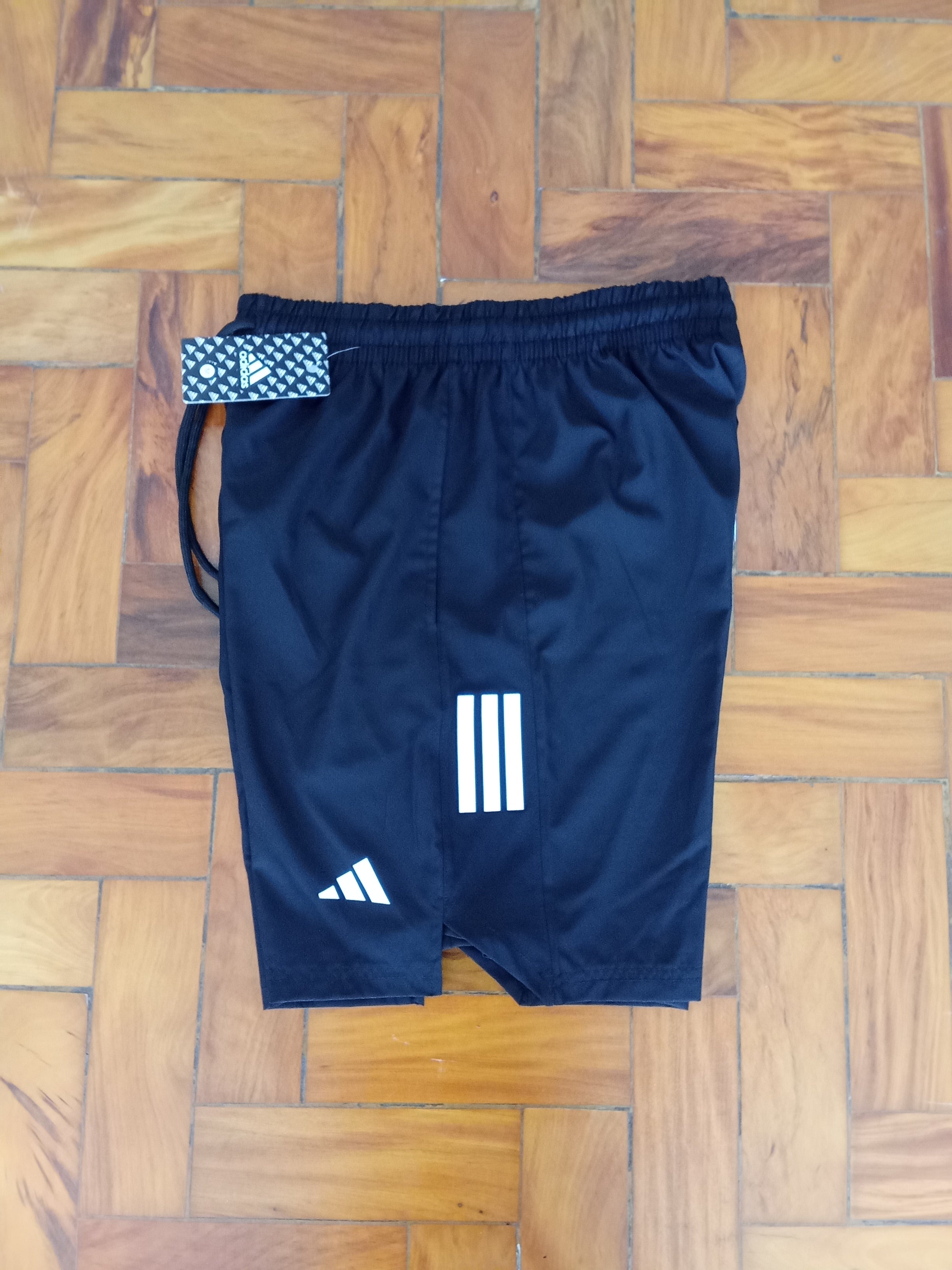 Shorts Dry-Fit Adidas tree