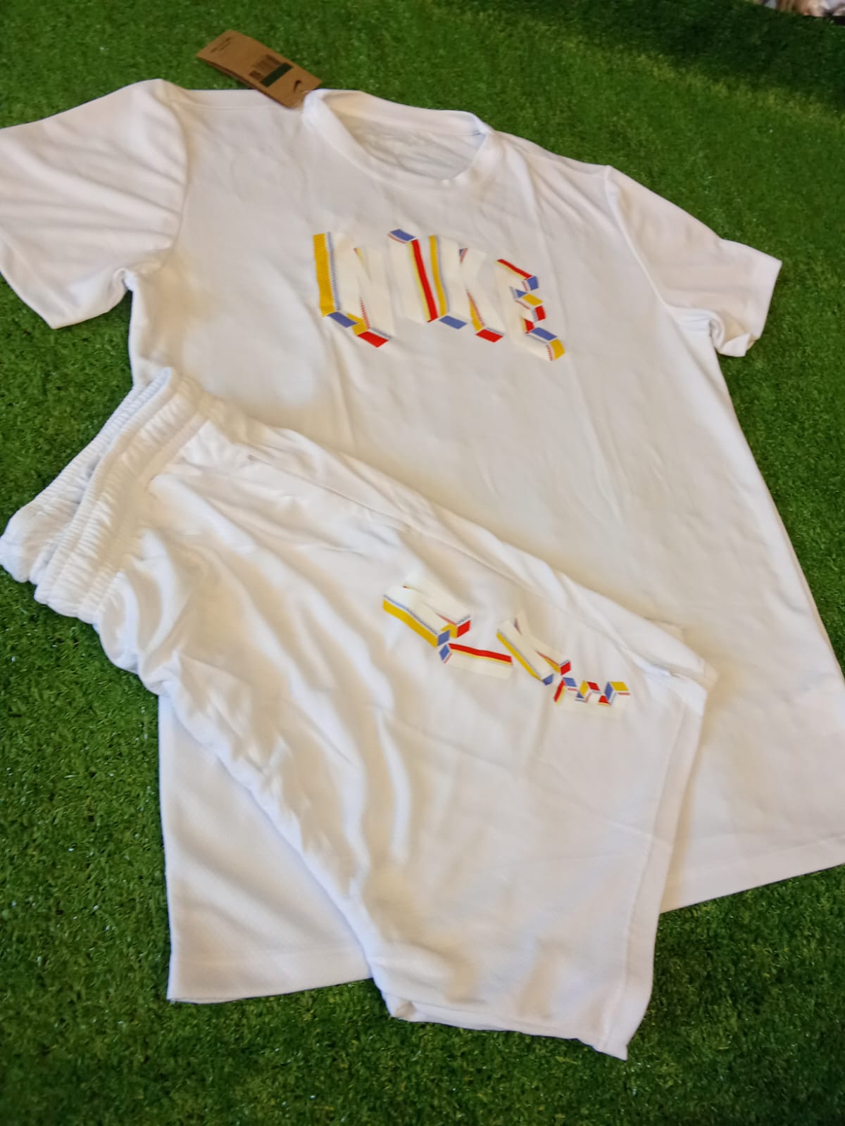 Conjunto Dri-fit Camiseta e Shorts - Nike
