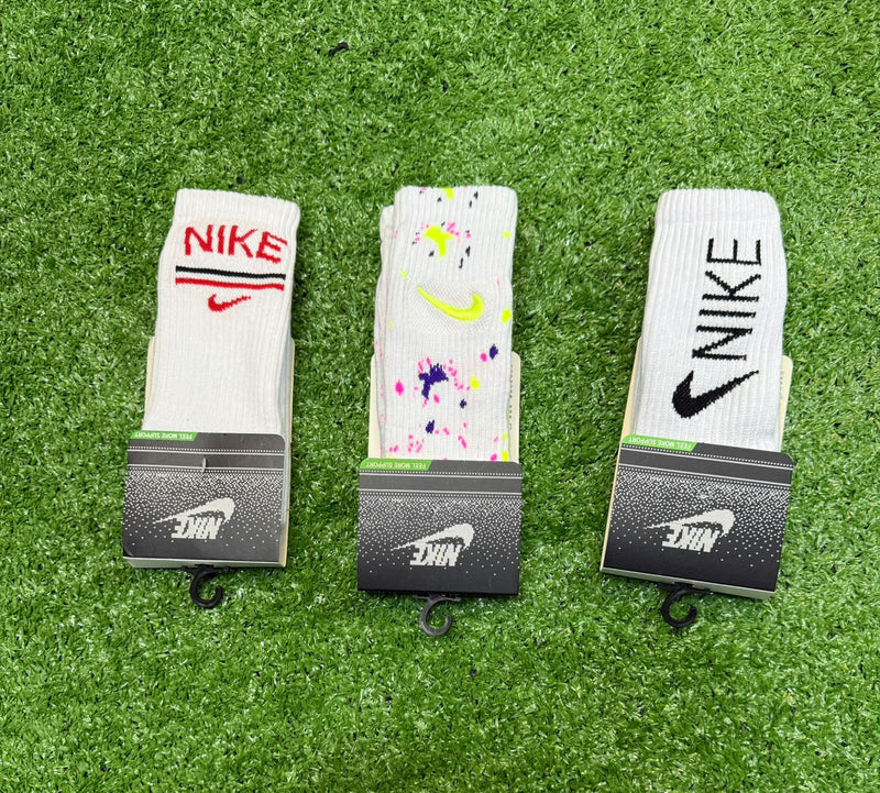 Kit com 3 meias Nike 100% algodão
