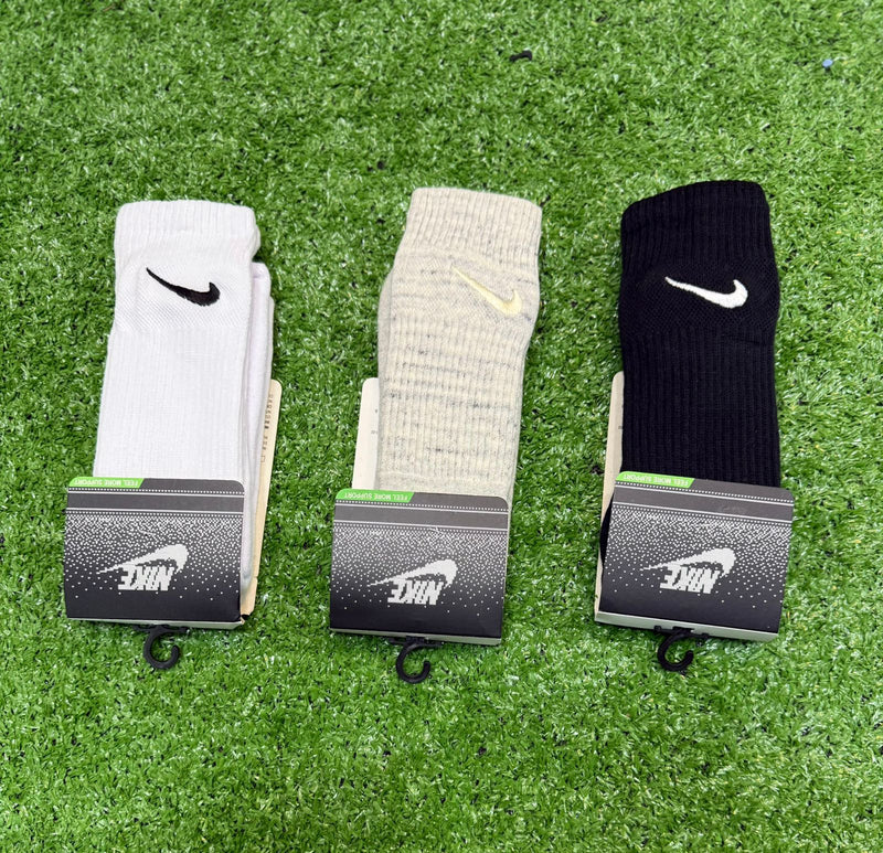 Kit com 3 meias Nike 100% algodão