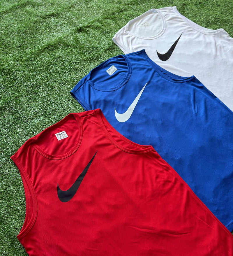 Kit com 3 regatas Nike Dri-fit