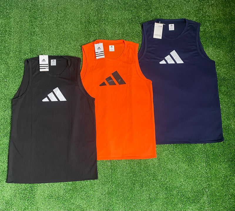 Kit com 3 regatas adidas dri-fit