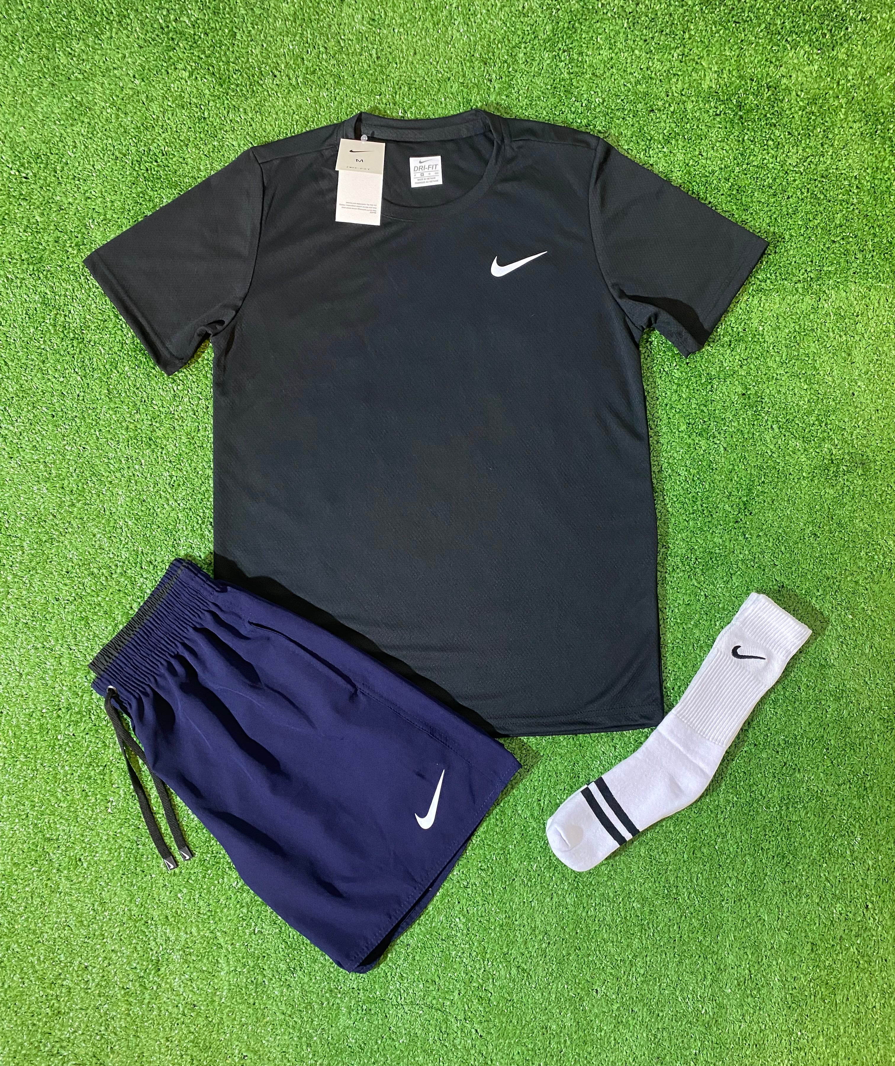 Conjunto Camiseta + Shorts + Meia Dri-fit - Nike