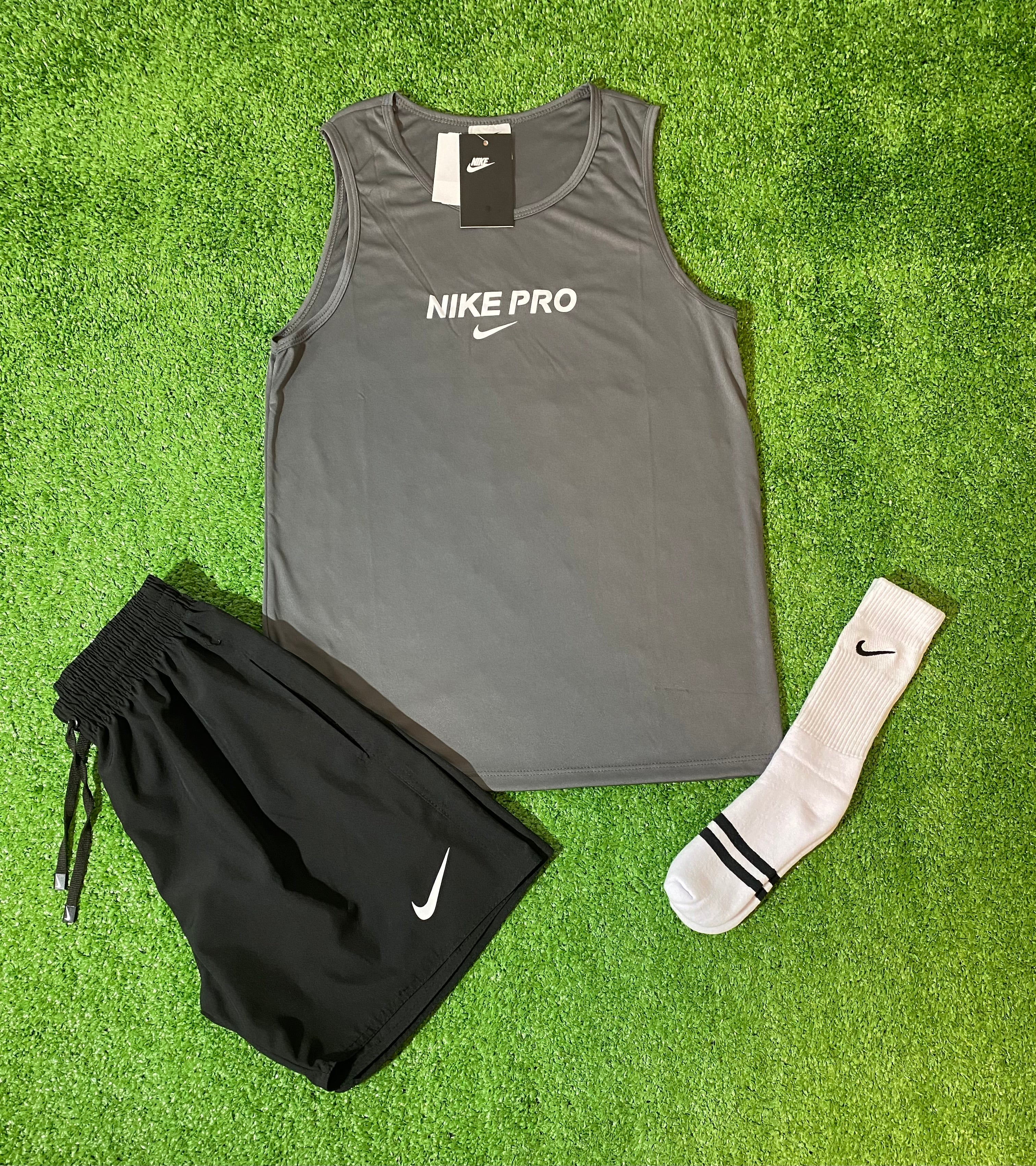 Kit Regata + Shorts + Meia Dri-fit - Nike Pro