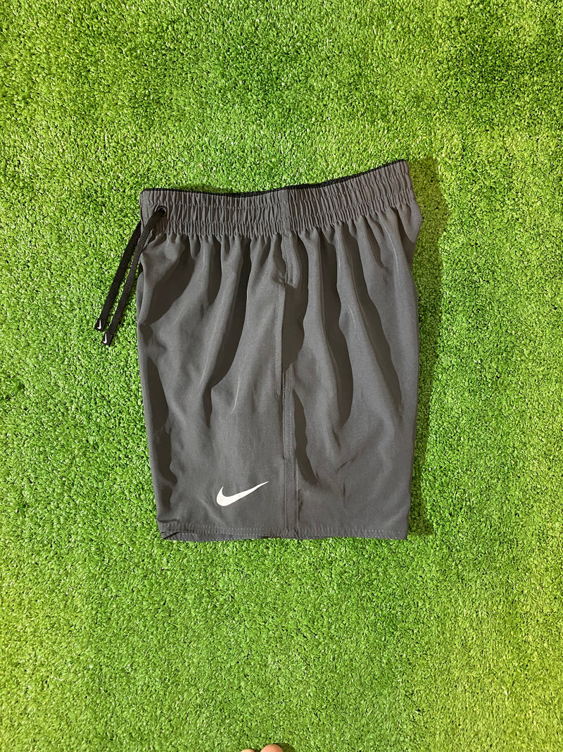 Kit com 6 bermudas Nike  dri-fit mauricinho