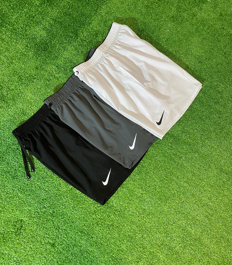 Kit com 3 bermudas Nike  dri-fit mauricinho