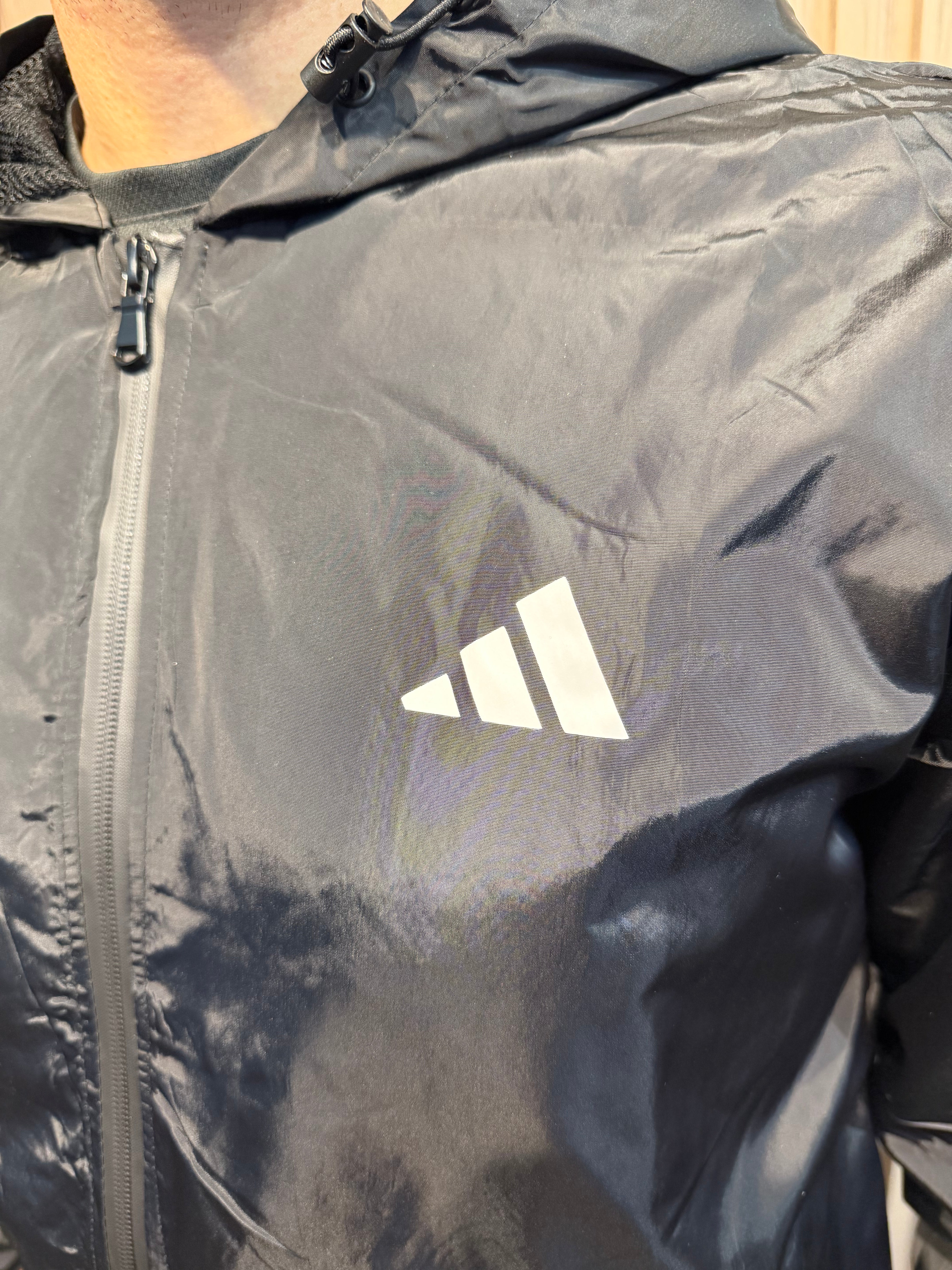 Jaqueta Adidas - Corta Vento impermeável forrado