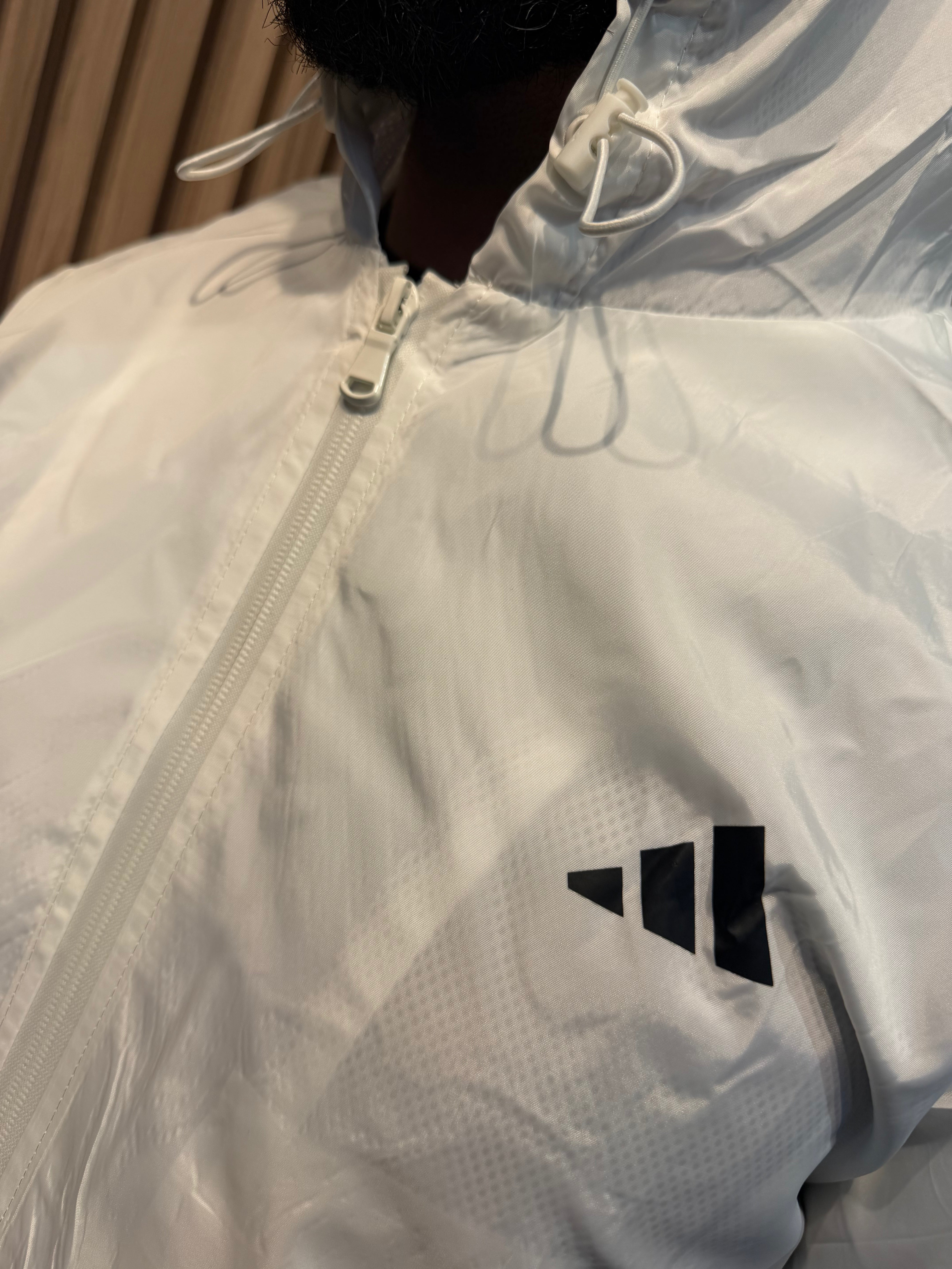 Jaqueta Adidas - Corta Vento impermeável forrado