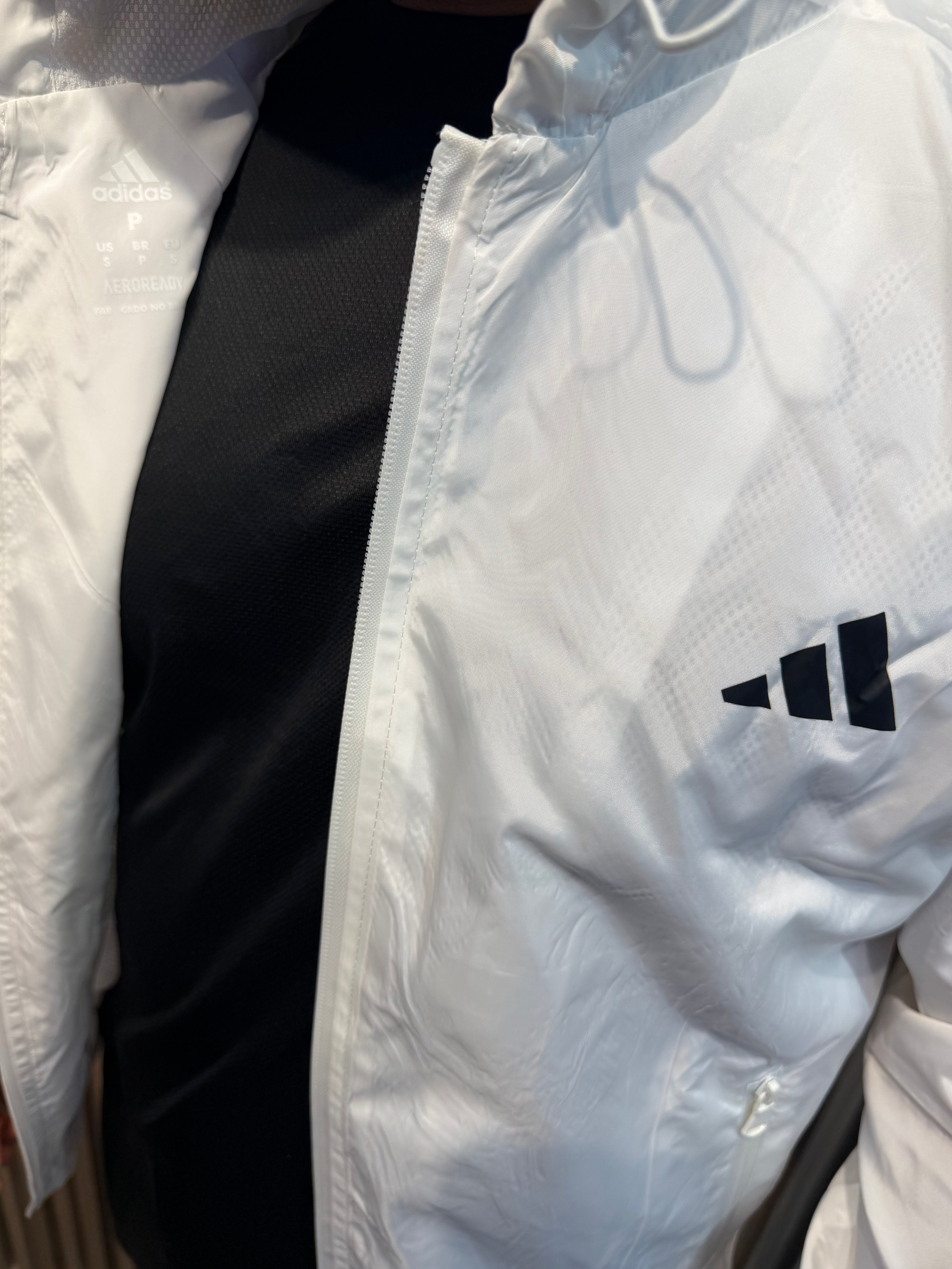 Jaqueta Adidas - Corta Vento impermeável forrado