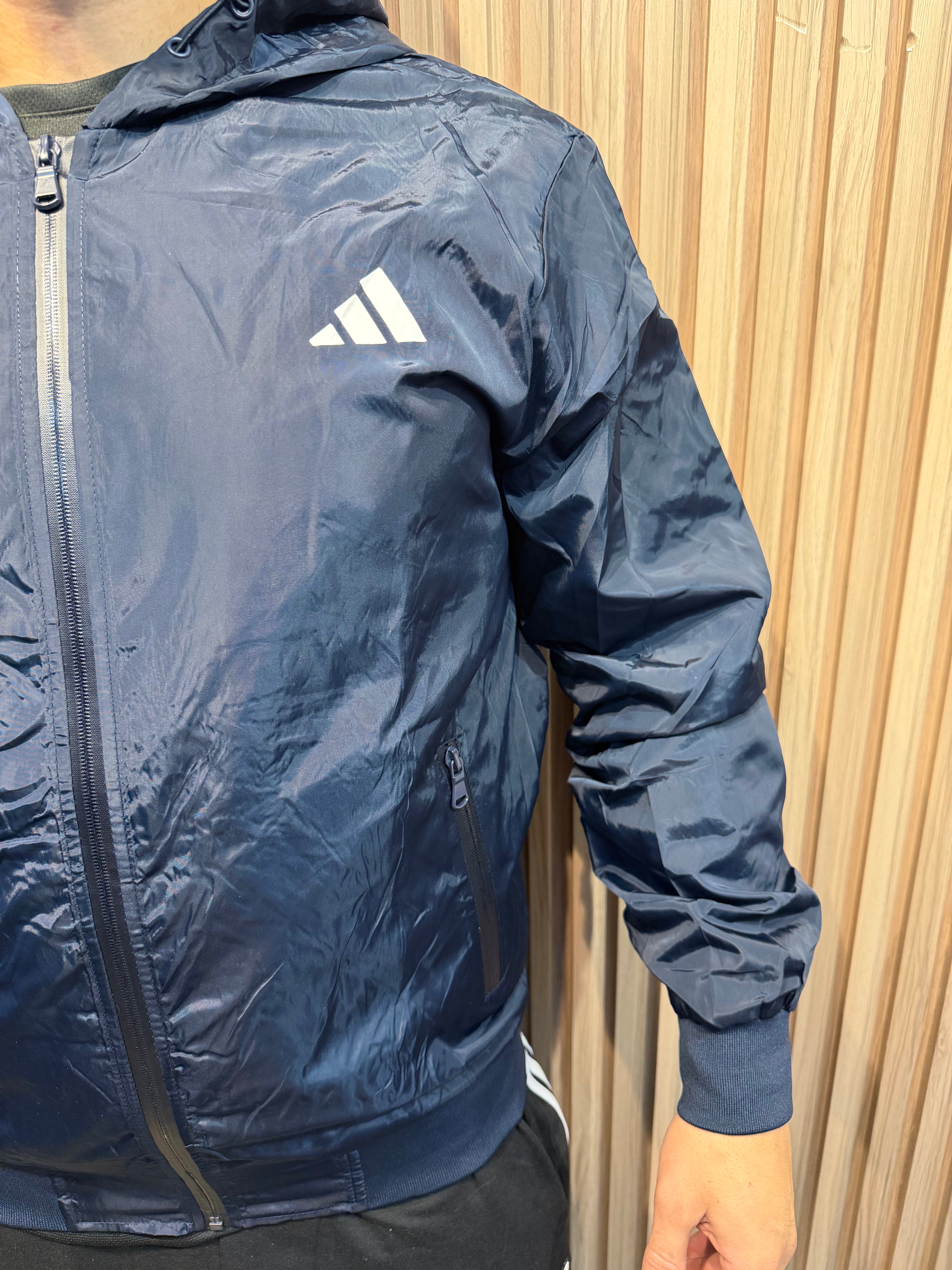 Jaqueta Adidas - Corta Vento impermeável forrado