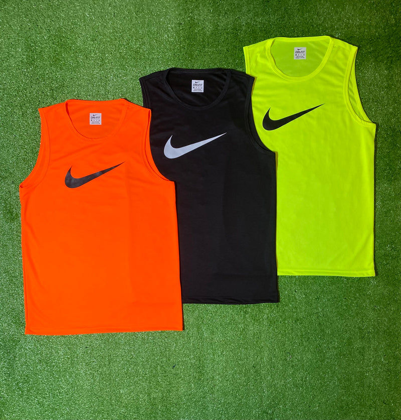 Kit com 3 regatas Nike Dri-fit