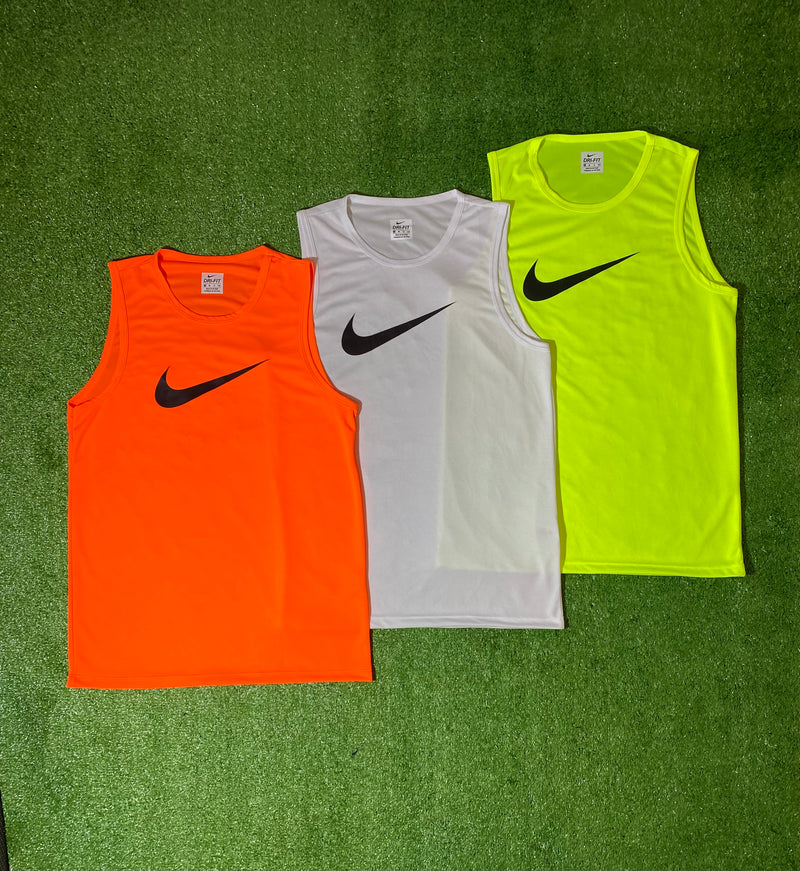 Kit com 3 regatas Nike Dri-fit