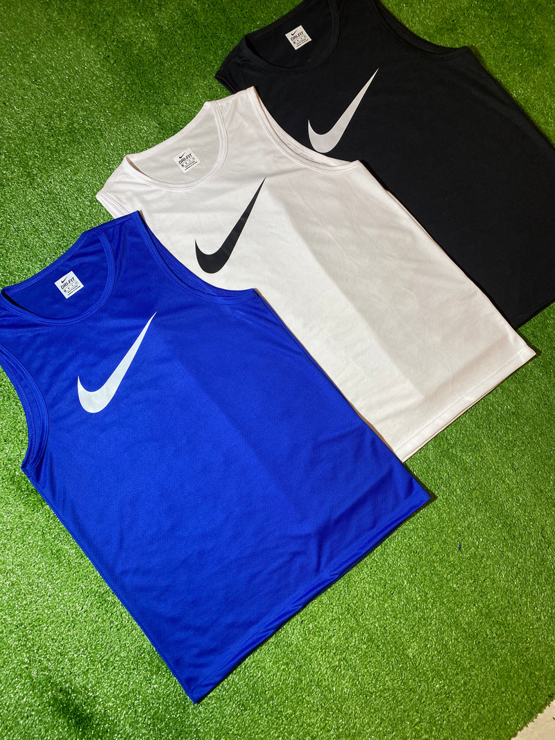 Kit com 3 regatas Nike Dri-fit