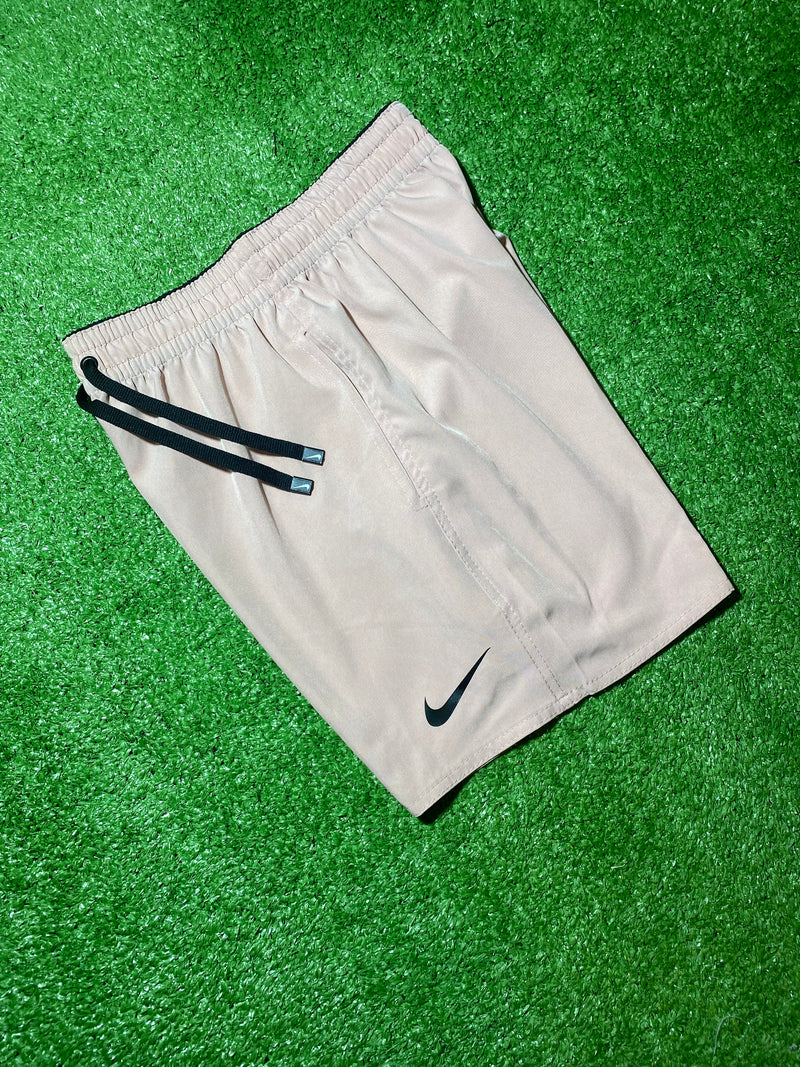 Bermuda Nike mauricinho Bege