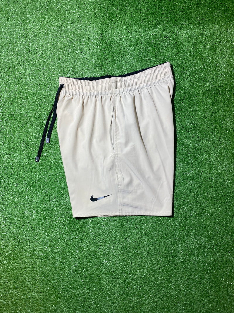 Bermuda Nike mauricinho Bege