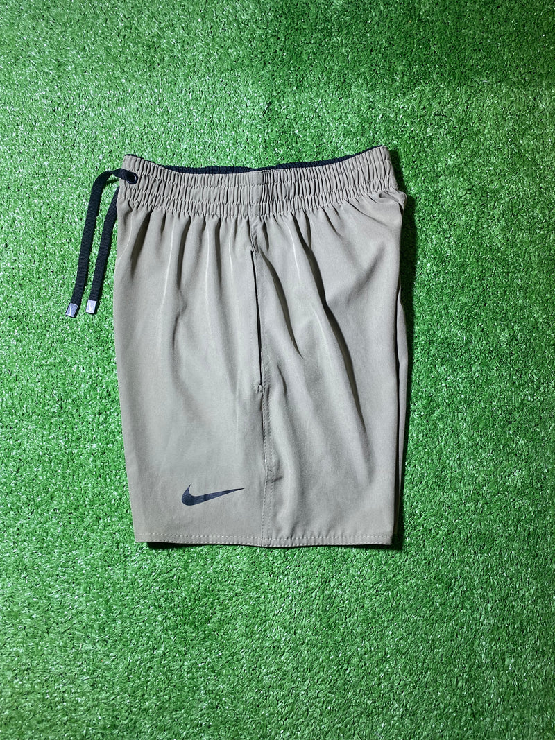 Bermuda Nike mauricinho Verde claro