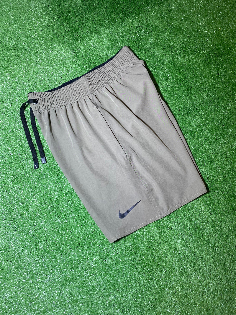 Bermuda Nike mauricinho Verde claro
