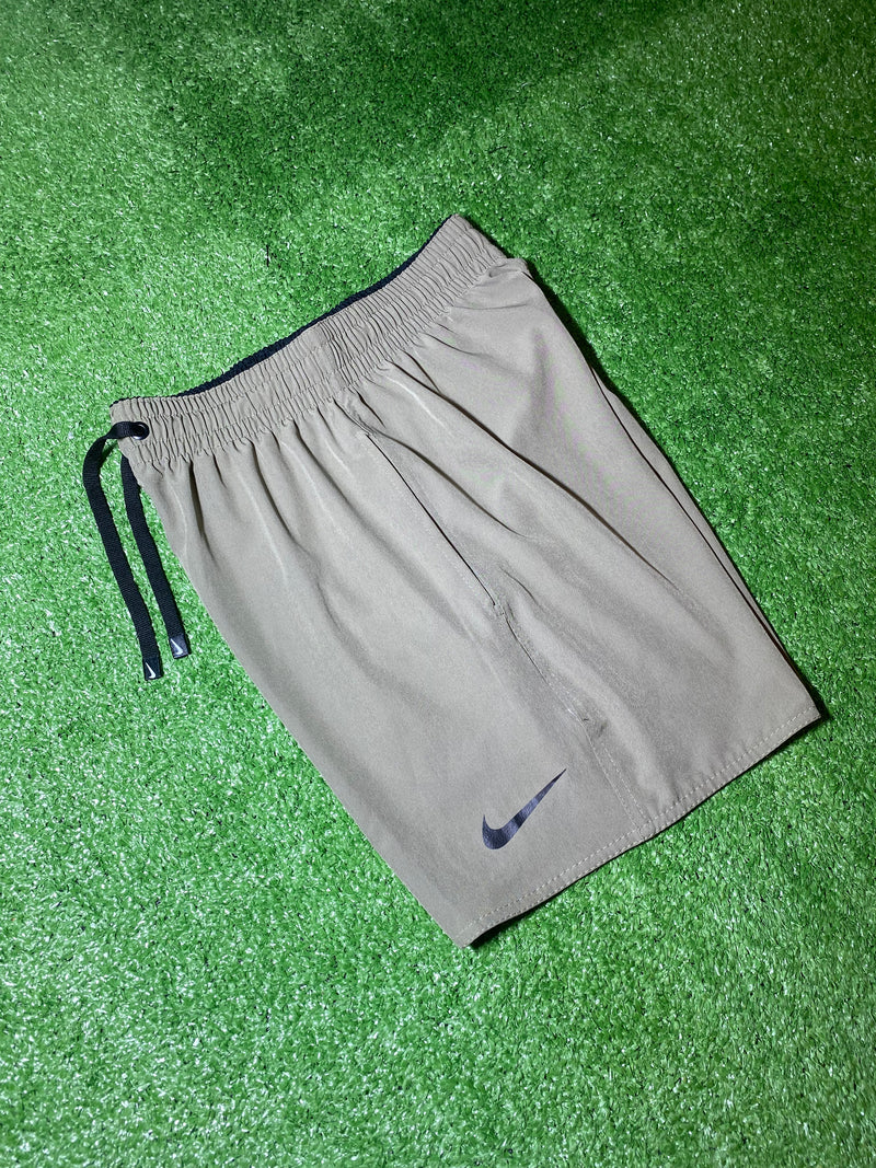 Bermuda Nike mauricinho Verde claro