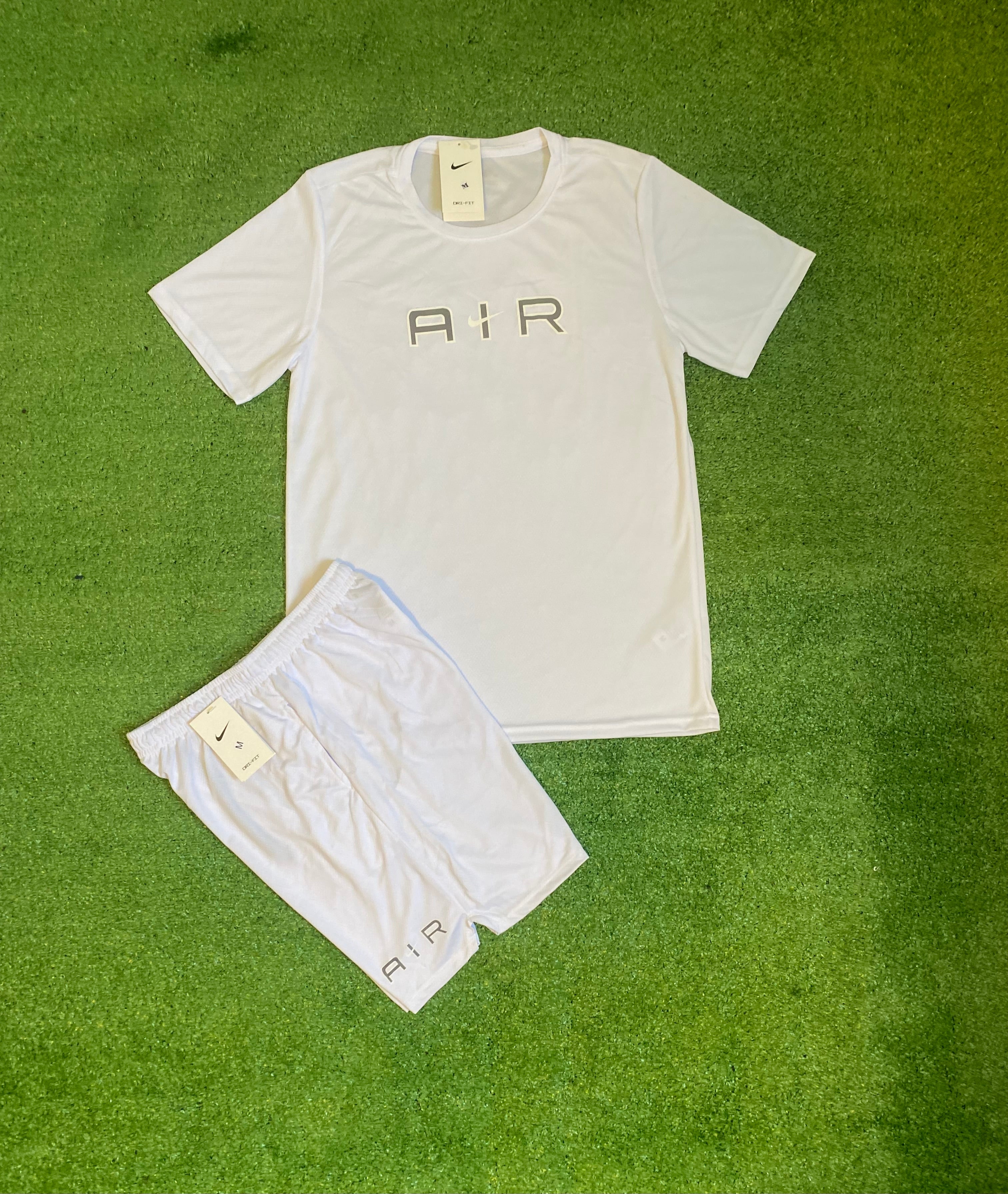 Conjunto Camiseta e Shorts Dri-fit - Nike Air