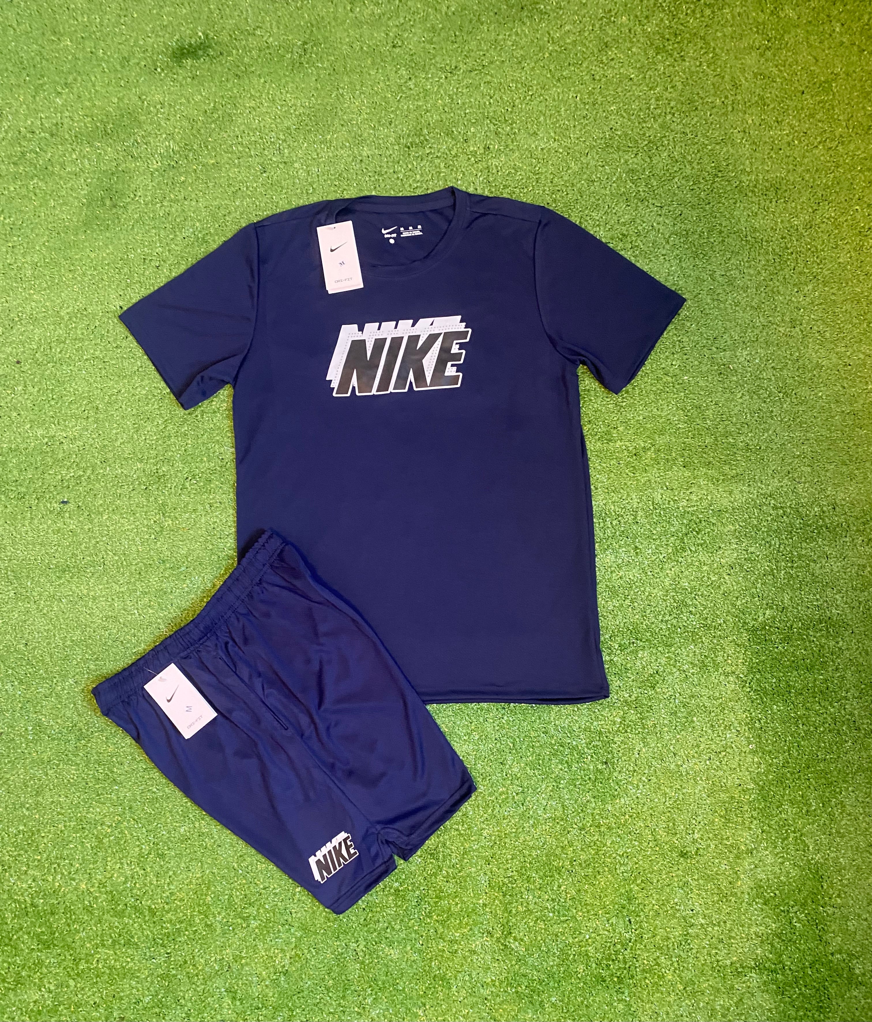 Conjunto Camiseta e Shorts Dri-fit - Nike