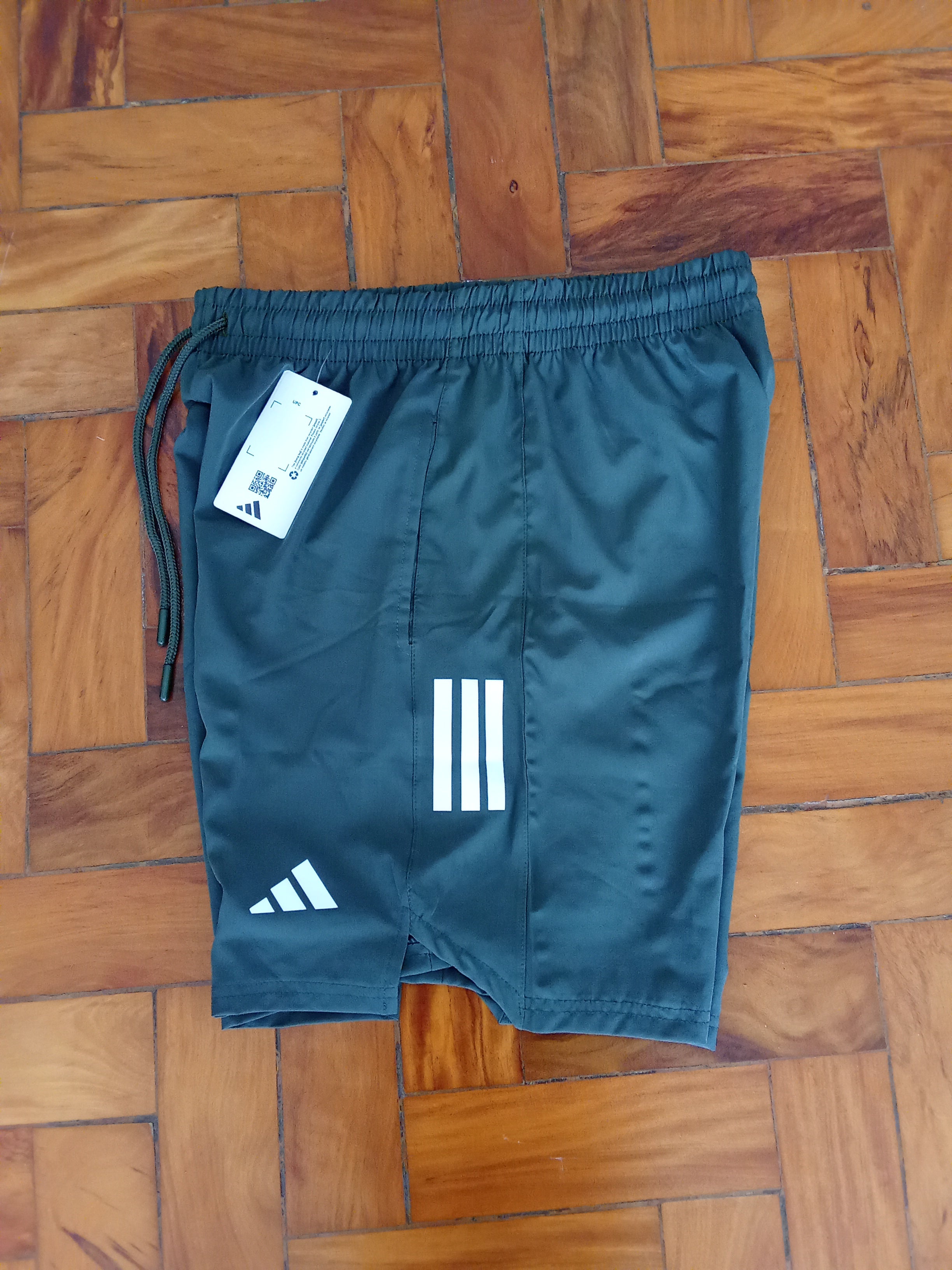 Shorts Dry-Fit Adidas tree