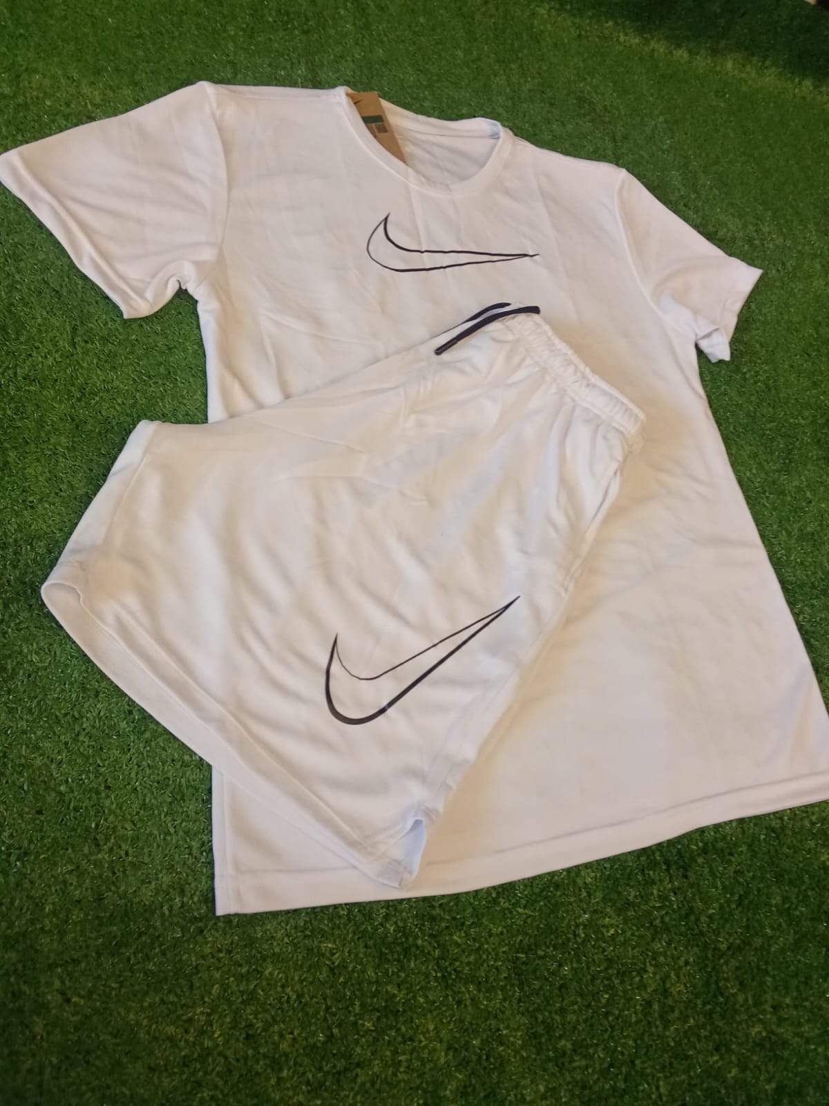 Conjunto Dri-fit Camiseta e Shorts - Nike